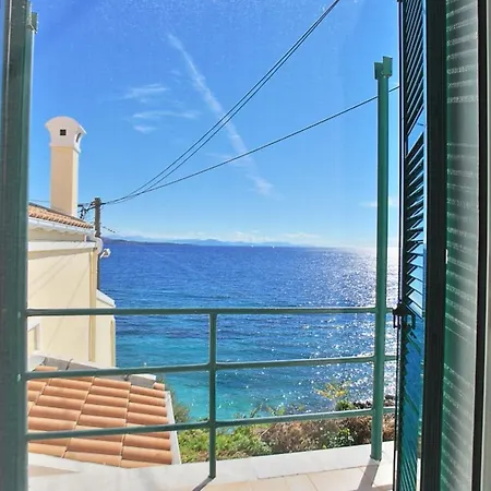 Sea Front Alexandra Daire