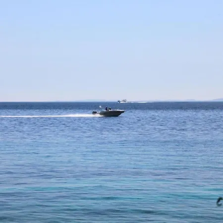 Sea Front Alexandra 公寓 *