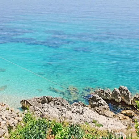 Sea Front Alexandra * Νησάκι
